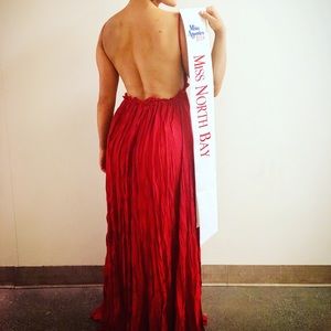 Red, backless Maxi Dress from Lulu’s